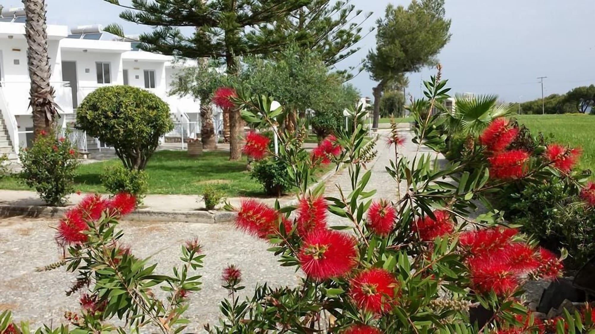 Blue Nest Hotel Тігакі Екстер'єр фото