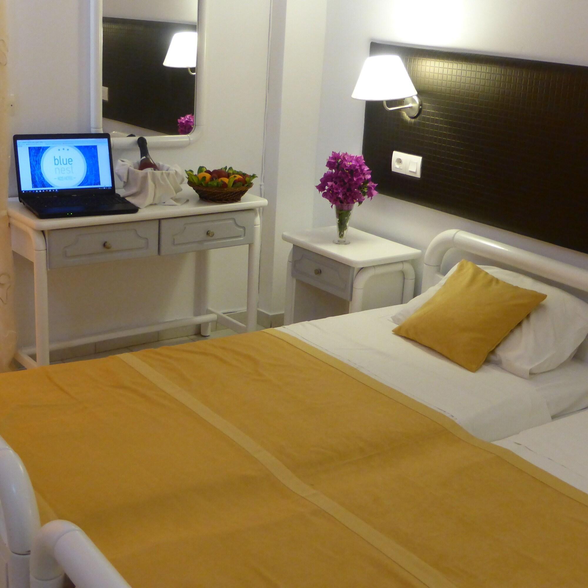 Blue Nest Hotel Тігакі Екстер'єр фото