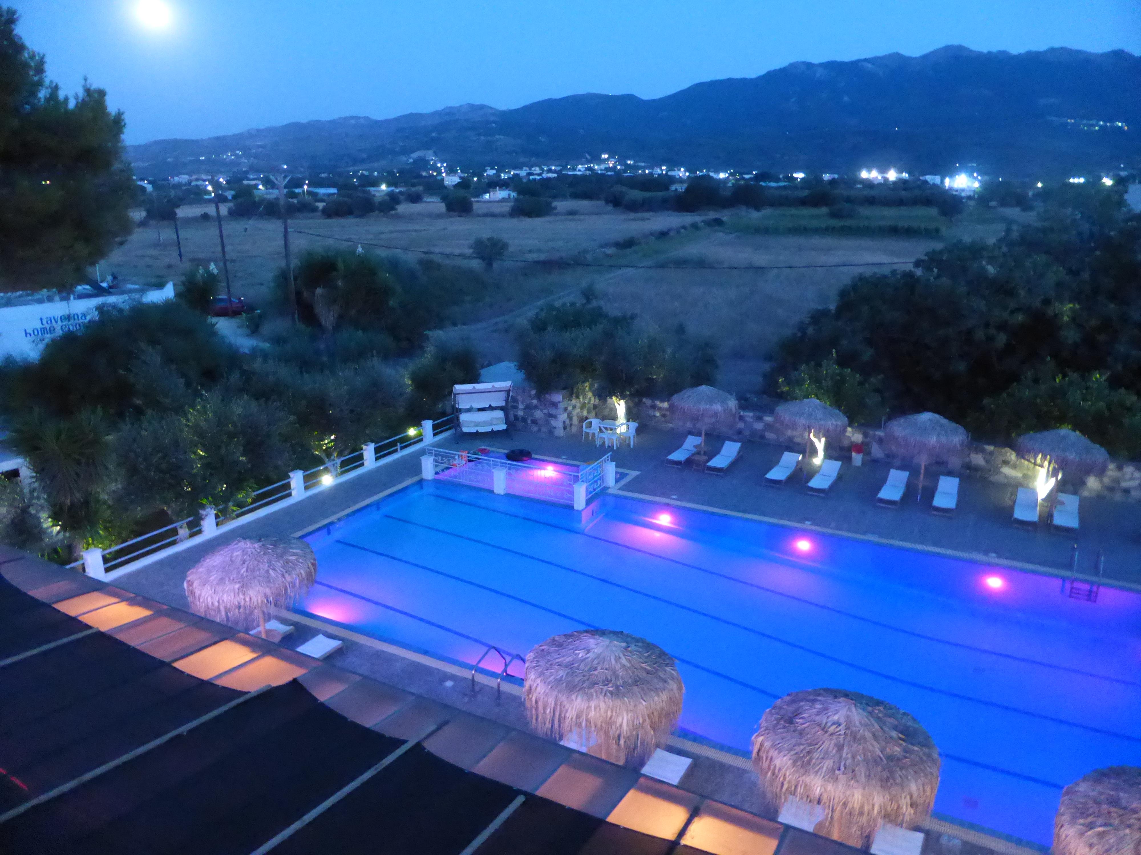 Blue Nest Hotel Тігакі Екстер'єр фото