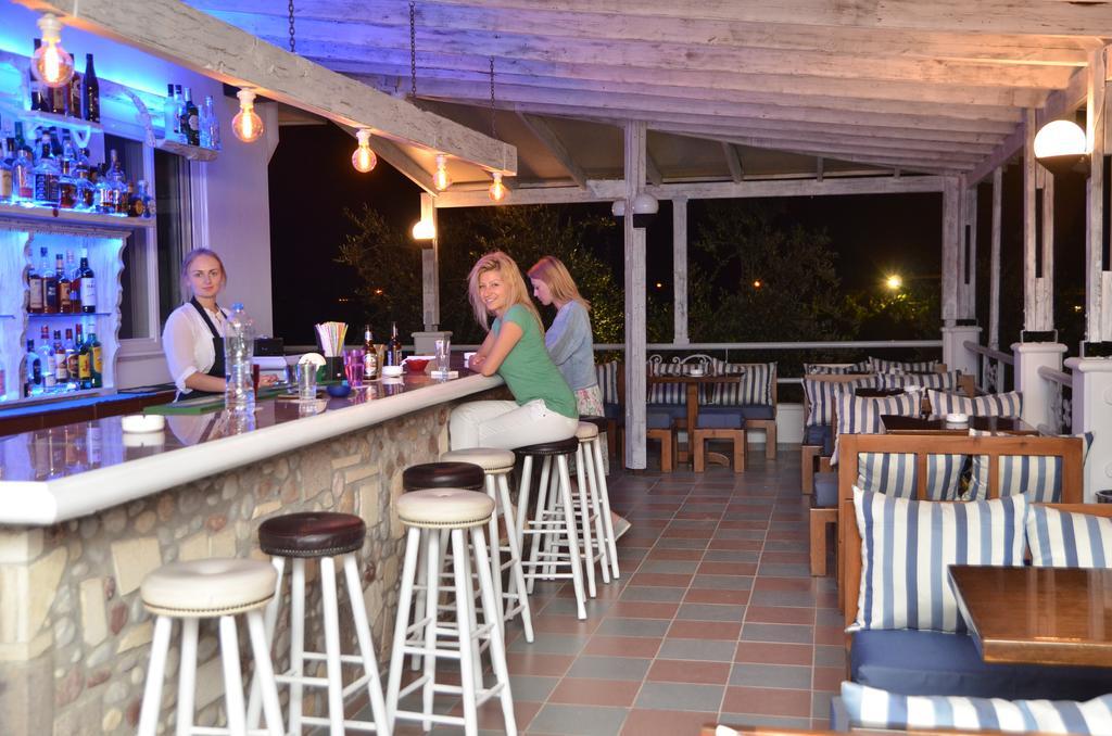 Blue Nest Hotel Тігакі Екстер'єр фото